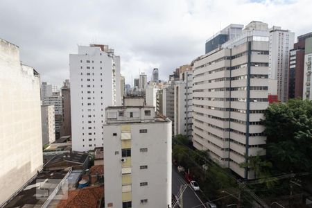 Sala de apartamento à venda com 2 quartos, 84m² em Cerqueira César, São Paulo