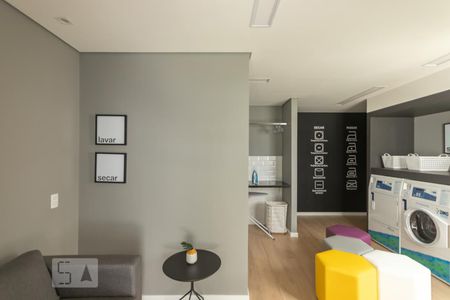 Lavanderia de apartamento à venda com 2 quartos, 54m² em Vila Taquari, São Paulo