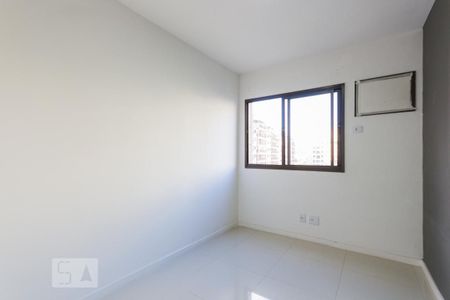 Quarto 1 de apartamento para alugar com 2 quartos, 65m² em Taquara, Rio de Janeiro