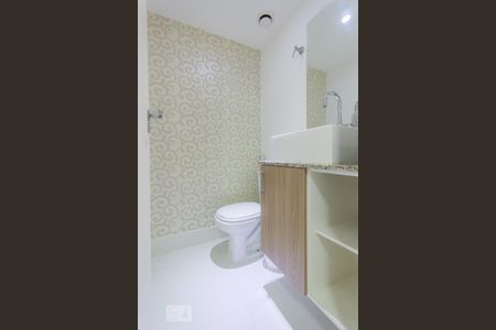 Lavabo de apartamento para alugar com 2 quartos, 65m² em Taquara, Rio de Janeiro