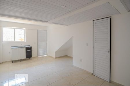 Sala de kitnet/studio para alugar com 1 quarto, 28m² em Santa Tereza, Porto Alegre