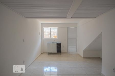 Sala de kitnet/studio para alugar com 1 quarto, 28m² em Santa Tereza, Porto Alegre