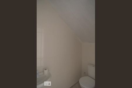 Banheiro de kitnet/studio para alugar com 1 quarto, 25m² em Santa Tereza, Porto Alegre