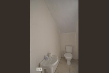 Banheiro de kitnet/studio para alugar com 1 quarto, 25m² em Santa Tereza, Porto Alegre