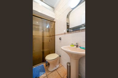 Banheiro suíte 01 de casa de condomínio à venda com 3 quartos, 100m² em Vila Fernandes, São Paulo