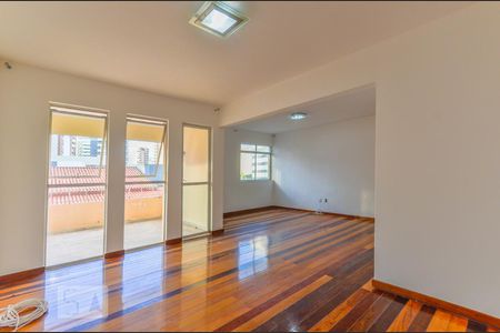 Sala de apartamento para alugar com 3 quartos, 130m² em Armação, Salvador