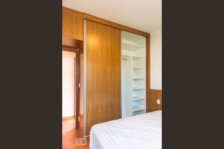 Armário do quarto 1 de apartamento para alugar com 3 quartos, 70m² em Vila Paris, Belo Horizonte