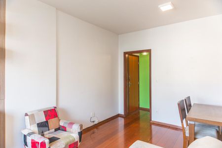 Sala de apartamento para alugar com 3 quartos, 70m² em Vila Paris, Belo Horizonte