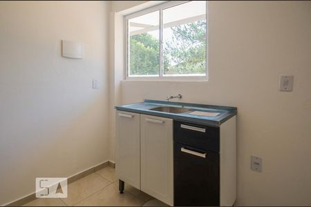 Cozinha de kitnet/studio para alugar com 1 quarto, 25m² em Santa Tereza, Porto Alegre