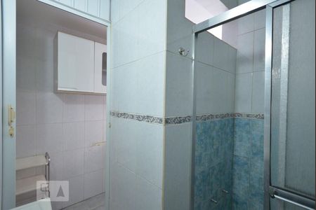 Banheiro de kitnet/studio para alugar com 1 quarto, 33m² em Liberdade, São Paulo