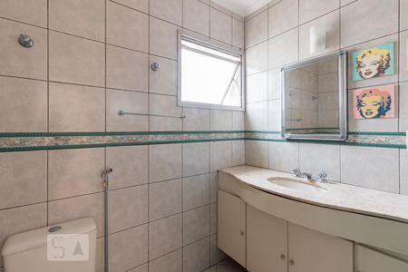 Banheiro de apartamento para alugar com 1 quarto, 45m² em Itaim Bibi, São Paulo