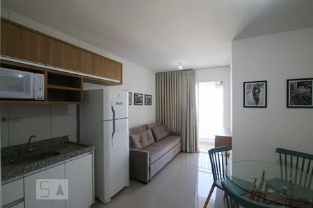 Sala / Cozinha de apartamento para alugar com 1 quarto, 38m² em Setor Leste Universitário, Goiânia