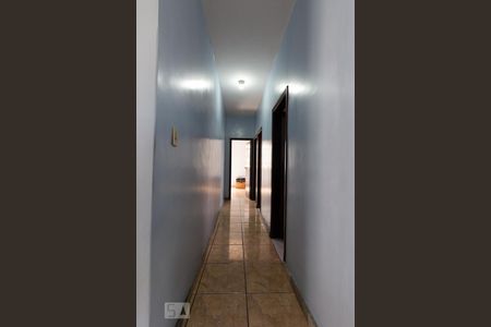 Corredor de casa para alugar com 3 quartos, 185m² em Santa Monica, Belo Horizonte