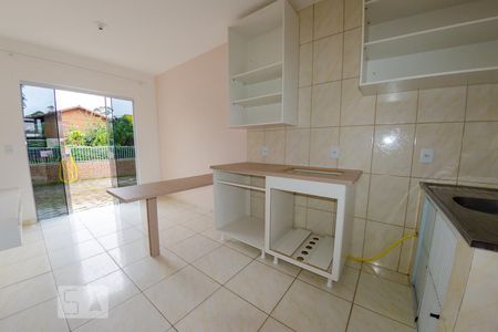 Cozinha de apartamento para alugar com 2 quartos, 85m² em São João do Rio Vermelho, Florianópolis