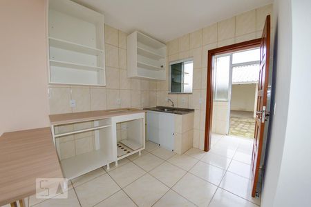 Cozinha de apartamento para alugar com 2 quartos, 85m² em São João do Rio Vermelho, Florianópolis