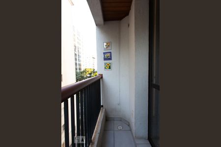 Varanda da sala de apartamento para alugar com 1 quarto, 58m² em Vila Nova Conceição, São Paulo