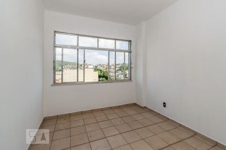 Quarto 1 de apartamento para alugar com 2 quartos, 76m² em Olaria, Rio de Janeiro