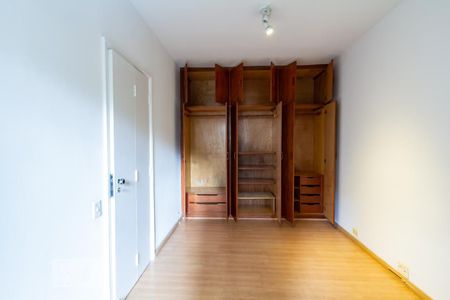 Quarto 1 - Armários de apartamento para alugar com 2 quartos, 55m² em Vila Uberabinha, São Paulo