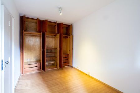 Quarto 1  de apartamento para alugar com 2 quartos, 55m² em Vila Uberabinha, São Paulo