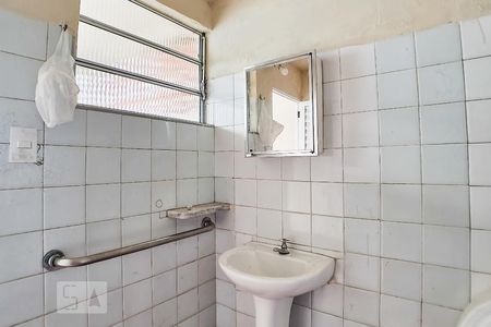 Banheiro de casa para alugar com 1 quarto, 40m² em Vila Nhocune, São Paulo