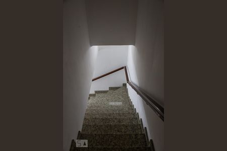 Escadas de casa à venda com 3 quartos, 170m² em Vila Mazzei, São Paulo