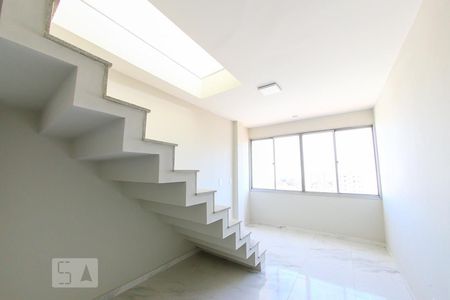 Sala de apartamento para alugar com 2 quartos, 100m² em Vila Rosalia, Guarulhos