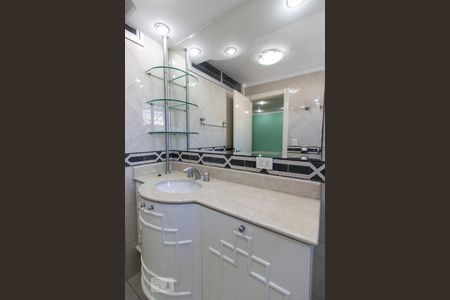 Apartamento para alugar com 478m², 4 quartos e 3 vagas Apartamento para alugar com 478m², 4 quartos e 3 vagasBanheiro da Suíte 3