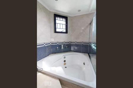 Apartamento para alugar com 478m², 4 quartos e 3 vagas Apartamento para alugar com 478m², 4 quartos e 3 vagasBanheiro da Suíte 2