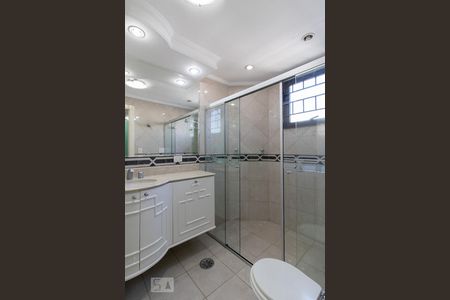 Apartamento para alugar com 478m², 4 quartos e 3 vagas Apartamento para alugar com 478m², 4 quartos e 3 vagasBanheiro da Suíte 3