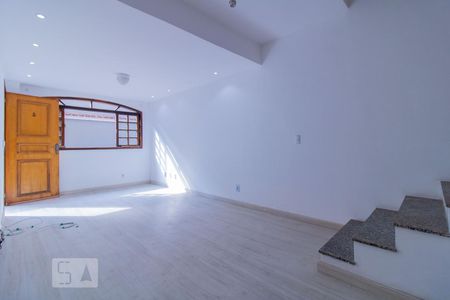 Sala de casa de condomínio para alugar com 4 quartos, 153m² em Vila Valqueire, Rio de Janeiro