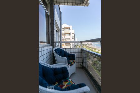 Sacada de apartamento para alugar com 2 quartos, 93m² em Aparecida, Santos