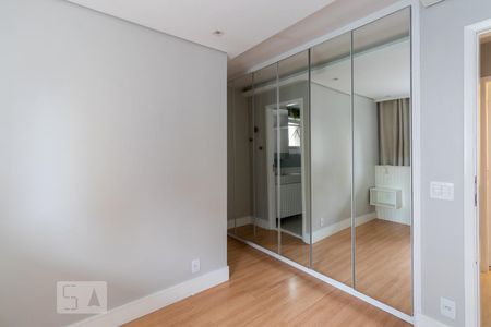 Suite de apartamento à venda com 2 quartos, 55m² em Vila Olímpia, São Paulo
