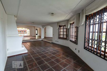 Sala de casa à venda com 4 quartos, 600m² em Cristal, Porto Alegre