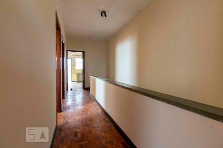 Corredor de casa para alugar com 3 quartos, 90m² em Vila Talarico, São Paulo