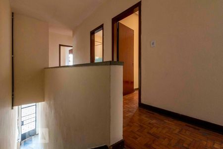 Corredor de casa para alugar com 3 quartos, 90m² em Vila Talarico, São Paulo