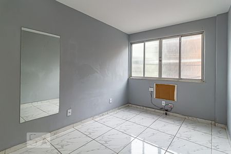 Quarto 2 de apartamento para alugar com 2 quartos, 72m² em Gardênia Azul, Rio de Janeiro