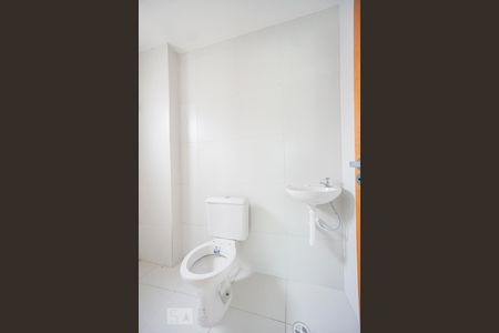 Banheiro de kitnet/studio para alugar com 1 quarto, 42m² em Vila Aricanduva, São Paulo