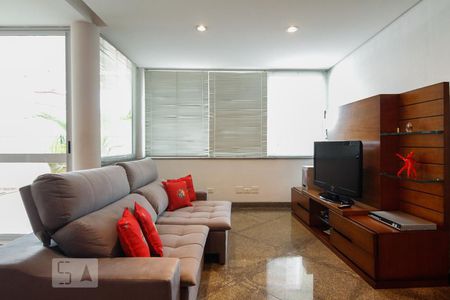 Sala  de casa à venda com 6 quartos, 380m² em Jardim Avelino, São Paulo