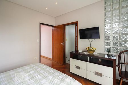 Suíte 1 de casa à venda com 6 quartos, 380m² em Jardim Avelino, São Paulo