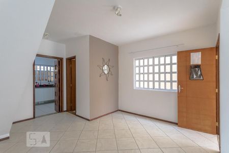 Sala de casa para alugar com 3 quartos, 250m² em Vila Caputera, Mogi das Cruzes