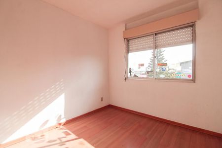Quarto 2 de apartamento para alugar com 3 quartos, 90m² em Jardim Itu Sabará, Porto Alegre