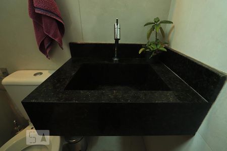 Lavabo de apartamento para alugar com 3 quartos, 140m² em Vila Santa Teresa, Santo André