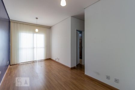 Apartamento à venda com 67m², 2 quartos e 1 vagaSala