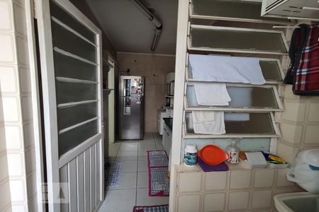 Apartamento à venda com 104m², 2 quartos e 1 vaga Apartamento à venda com 104m², 2 quartos e 1 vagaCozinha e Área de Serviço