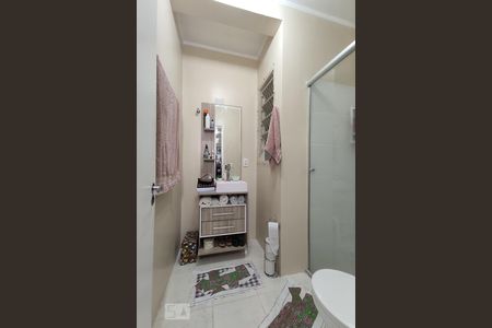 Apartamento à venda com 104m², 2 quartos e 1 vaga Apartamento à venda com 104m², 2 quartos e 1 vagaBanheiro