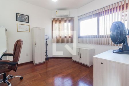 Escritório de casa para alugar com 4 quartos, 330m² em Bom Abrigo, Florianópolis