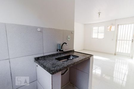 Sala/Cozinha de kitnet/studio à venda com 1 quarto, 26m² em Pitangueiras, Rio de Janeiro