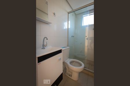 Banheiro de apartamento à venda com 2 quartos, 66m² em Niterói, Canoas