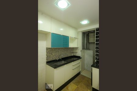 Cozinha de apartamento à venda com 2 quartos, 70m² em Leme, Rio de Janeiro