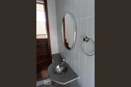 Lavabo de apartamento para alugar com 1 quarto, 55m² em Lourdes, Belo Horizonte